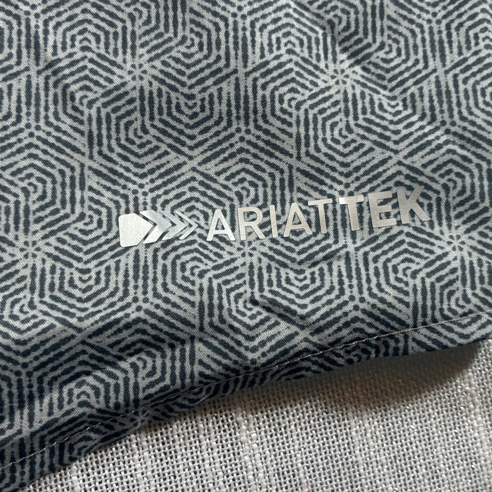 Ariat Vent Tek XL Lightweight easy wash & wear Relaxed Fit Runs Larger - Picture 9 of 11